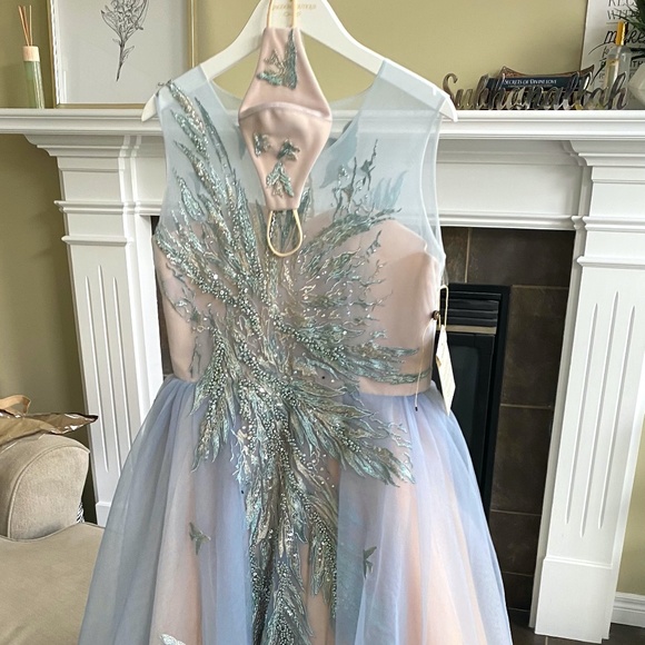 Evening Dress for 12 years old girl - Picture 2 of 6